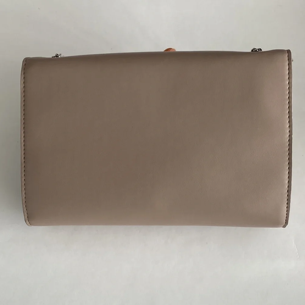 Women’s Metal Fringe Vegan Leather Purse BADGLEY MISCHKA Taupe - Picture 3 of 7